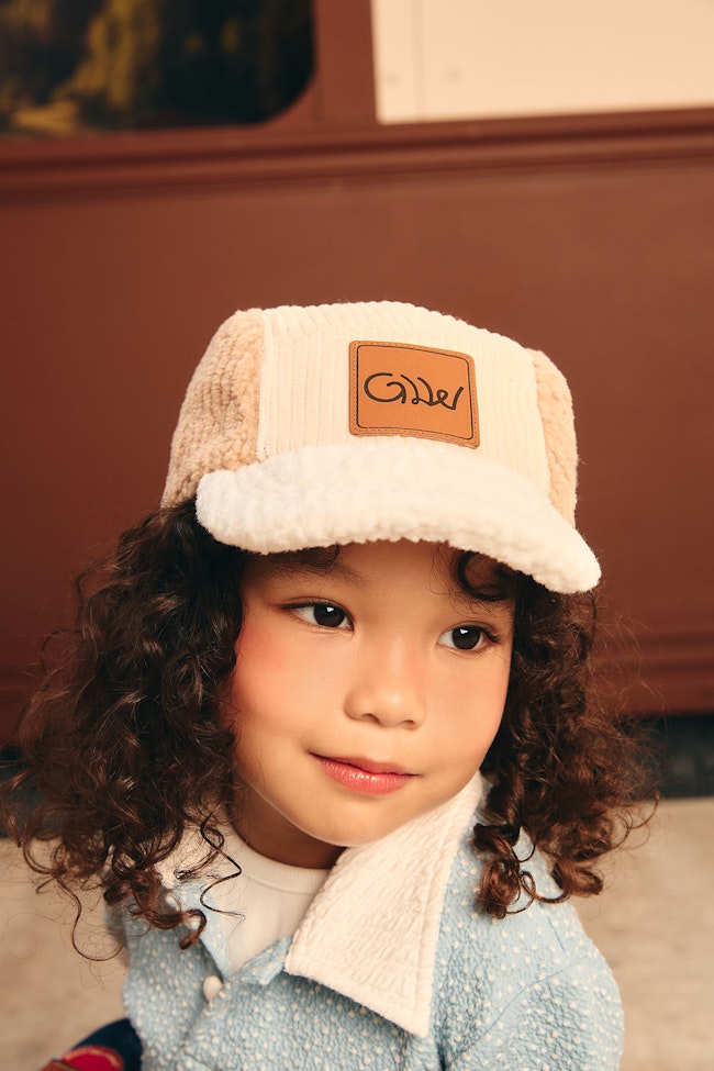 Cozy Critters Fluffy Cap - LCH040 - image