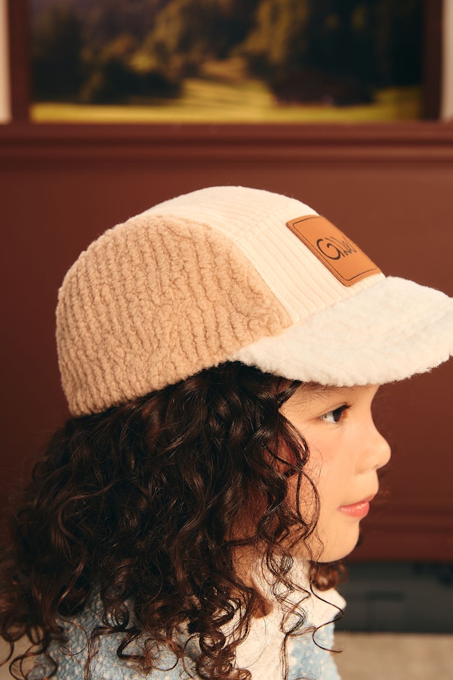 Cozy Critters Fluffy Cap - LCH040 - image