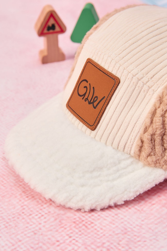 Cozy Critters Fluffy Cap - LCH040 - image