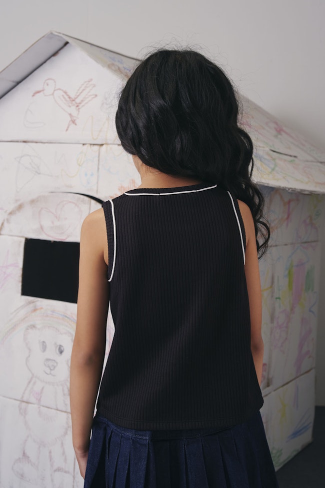 Glowdy Sleeveless Tank Top : Black - LW22116 - image