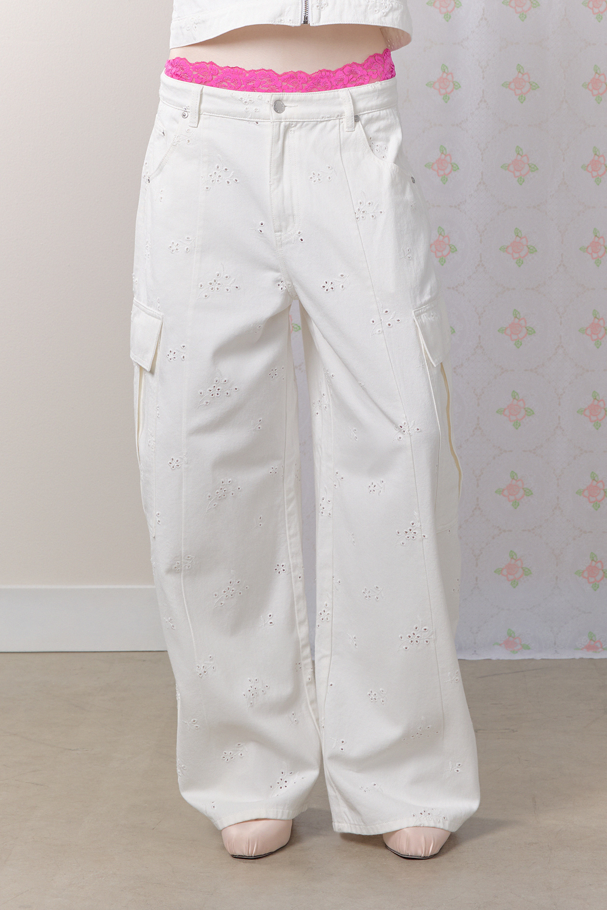Eyelet Bloom Cargo Jeans - GW27408