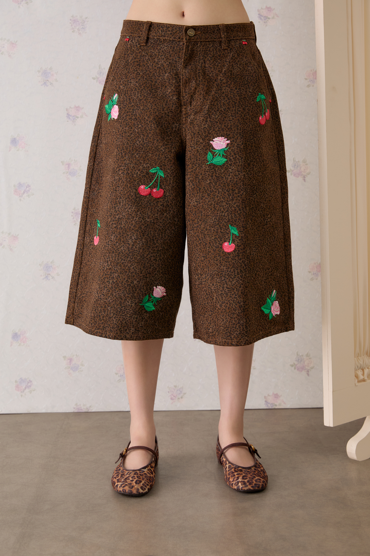 Wild Rosette Bermuda Shorts - GW27746