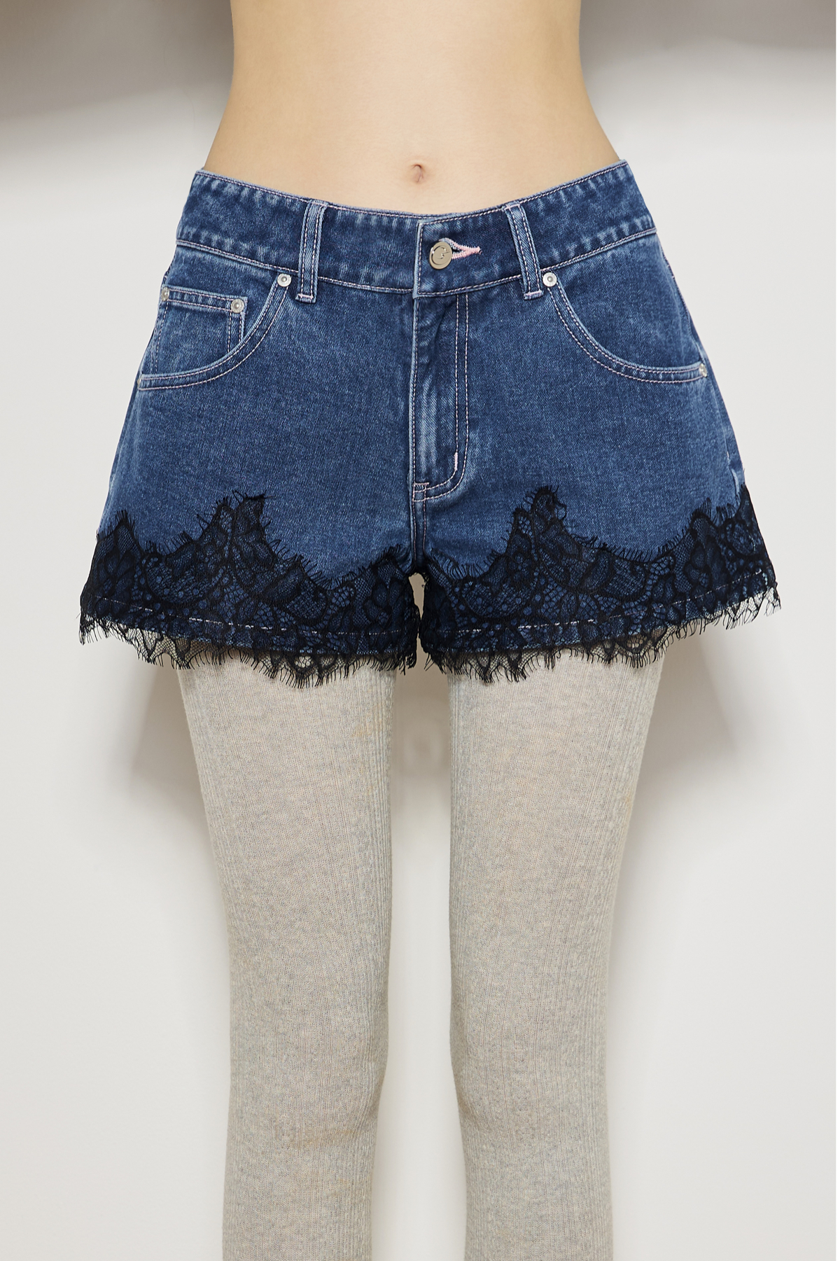 FRAYED ROSE DENIM SHORTS - GW27176
